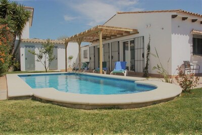 Nice holiday home near the beach with pool and well-kept garden and free WiFi
