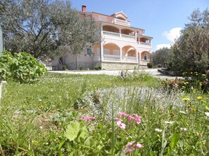 Jardines del alojamiento