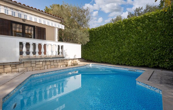 pool