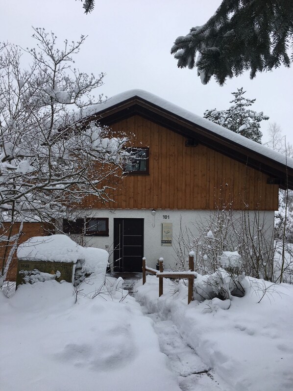 Ferienhaus im Winter