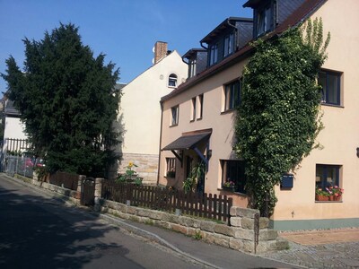 an der Elbe, mitten  in der Kulturlandschaft Dresdner Elbtal, f. 2-6 Personen