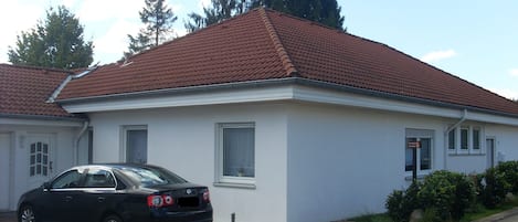 Ihre Ferienwohnung mit eigenem Parkplatz und Garage