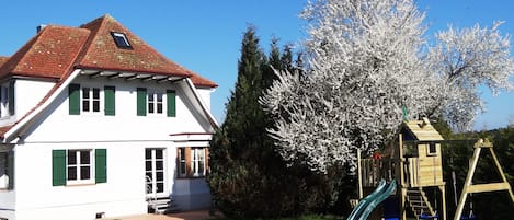 Ferienhaus im Schwarzwald mit großem Garten