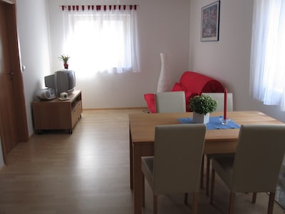 Familienfreundliche kleine Ferienwohnung mit Gartenmitbenutzung