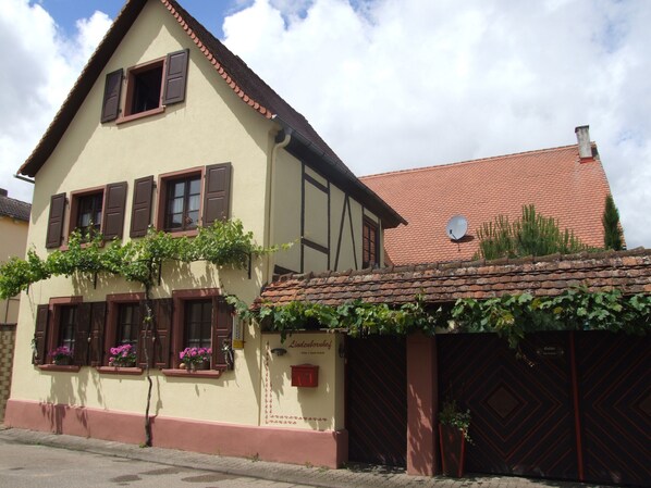 Der Lindenbornhof