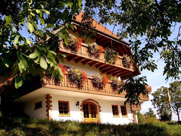 Ferienwohnung im 2. Stock mit Balkon