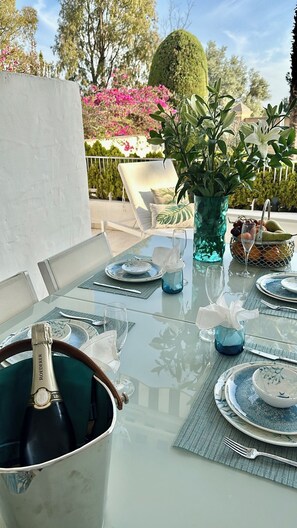 Outdoor dining