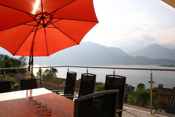 Terrasse mit Seeblick