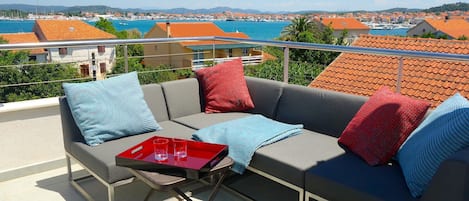 Villa Belvedere App. 4 Dachterrasse mit Lounge