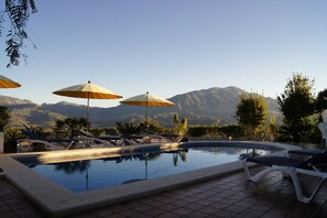 The pool and the views