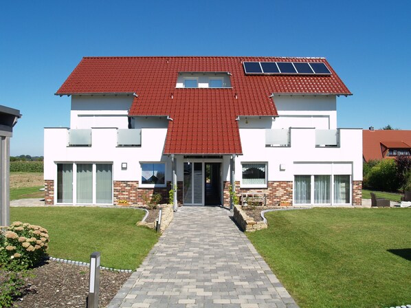 Südansicht mit Loggia der Ferienwohnung