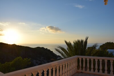 Casa Limonada for 6 people - with sea views near the beach.