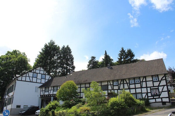 Außenansicht Krewinkelhaus & Kutscherwohnung