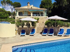 Private and fully equipped house for 6 people