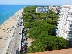 Dach des Gebäudes - Ansicht des Strandes, neben Barcelona