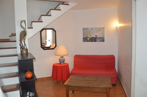 Coin Salon
Escalier vers entrée