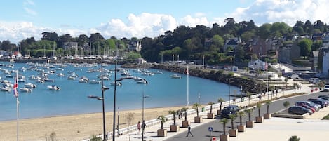 Vue sur mer et plage