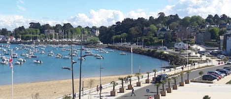 Vue sur mer et plage