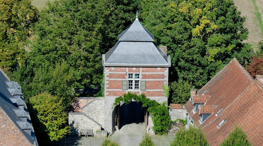 Collegiale Saint-Hadelin de Celles, Chapelle-lez-Herlaimont, Walloon Region, Belgium