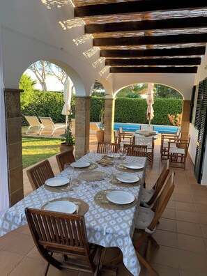 Outdoor dining