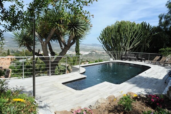 Villa charmante à Salobreña avec piscine et vues imprenables sur la mer et la montagne