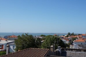 Vue mer du balcon (Porte fenetre de la cuisine)