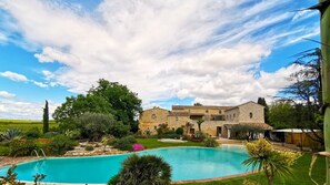Piscine de 20 m x 10 m