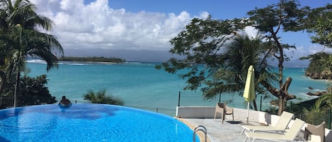 PISCINE VUE SUR L'ILET DU GOSIER