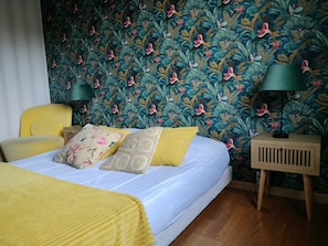 chambre avec lit double