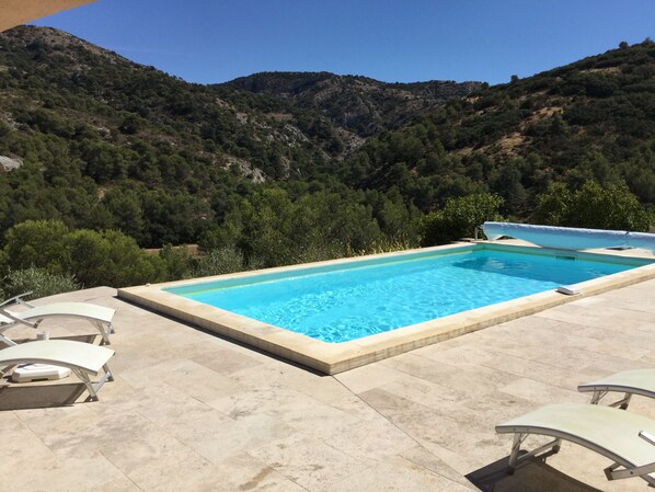 Vacation rental CAVAILLON cottage for rent heated pool