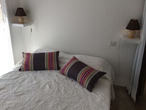 Vacation rental CAVAILLON cottage for rent 1 bedroom