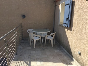 Location vacances CAVAILLON gîte à louer terrasse