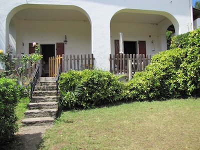 Apartamento con terraza cubierta y jardín independiente en San Juan de Luz.