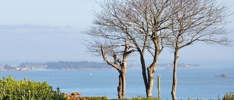 Vue de la véranda sur l'île de Bréhat