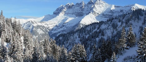 les dents du midi vues de l'appartement
