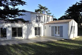 Seaside vacation home, very functional, pets welcome