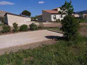 Vue du terrain e pétanque