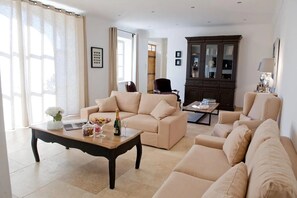 EYGUIERES vacation rental pool property for rent lounge 8 people