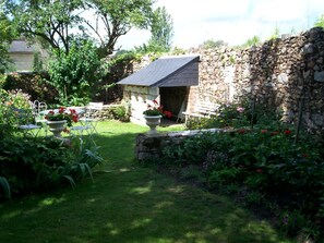 Auprès du pigeonnier