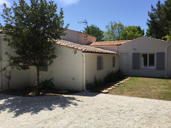 Fully renovated house... even the grass is brand new!