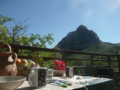 GÎTE-STUDIO Vacances au Coeur GORGES du VERDON  vue panoramique 4-5 pers