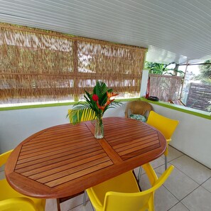 Outdoor dining