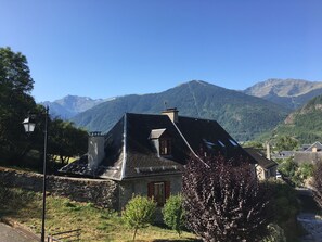 La vue sur la montagne de la deuxieme chambre.