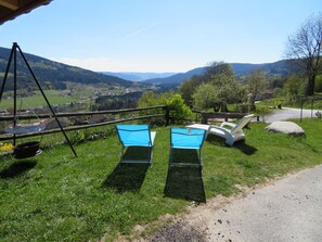 vue sur la vallée de Cleurie.