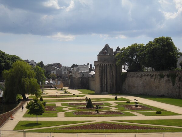 Les remparts et jardins de Vannes