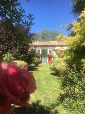 Jardines del alojamiento