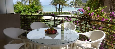 Terrasse mit Meerblick