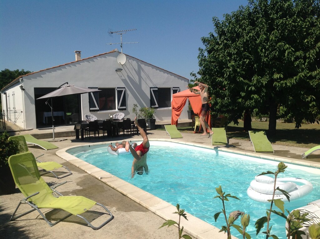 Beautiful House 400m Private Pool Swimming Pool Heated On 1600m2 Fouras