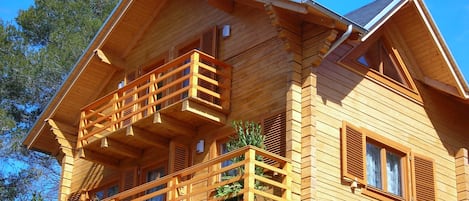 Naturcasas: Gîte Maison en bois à Sentmenat à 30 minutes de Barcelone et plages