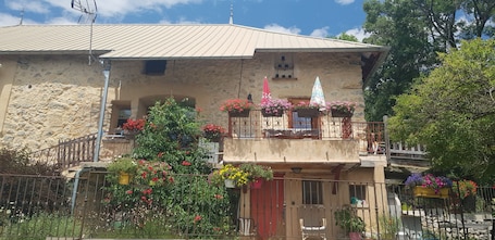 Notre maison fleurie